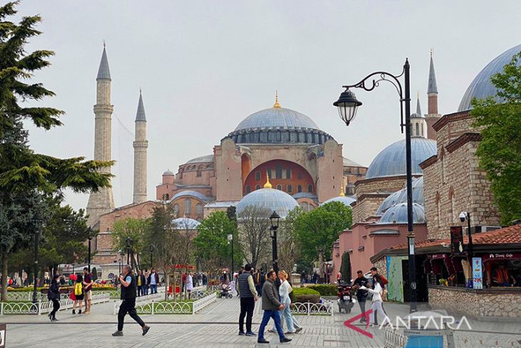 Tarawih pertama di Hagia Sophia