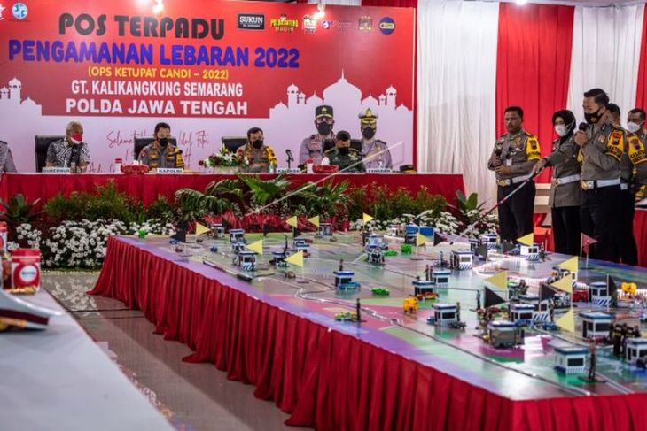 Kapolri tinjau Pos Terpadu Pengamanan Lebaran