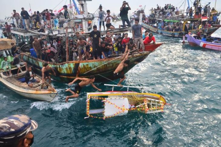 Pesta Lomban di Jepara