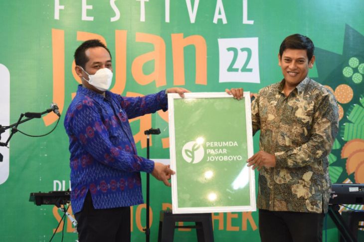 Wali Kota Kediri resmikan logo baru PD Pasar Joyoboyo