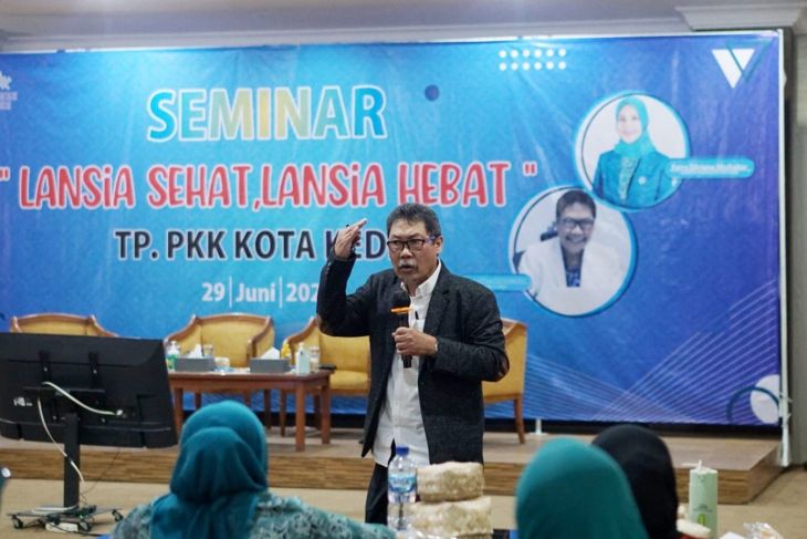 Ketua TP PKK Kediri: Lansia harus bahagia