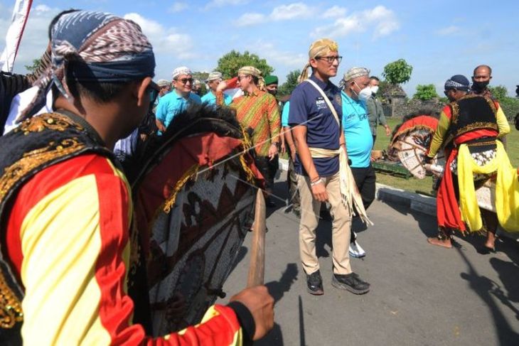 Menparekraf kunjungi Desa Bugisan