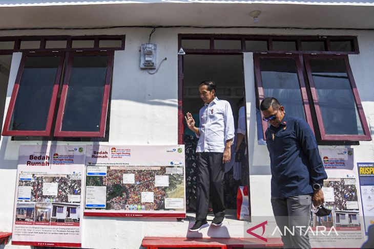 Presiden Jokowi tinjau penataan Kampung Belawan