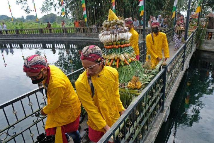 Tradisi Sadranan Lepen Sendang Sengon