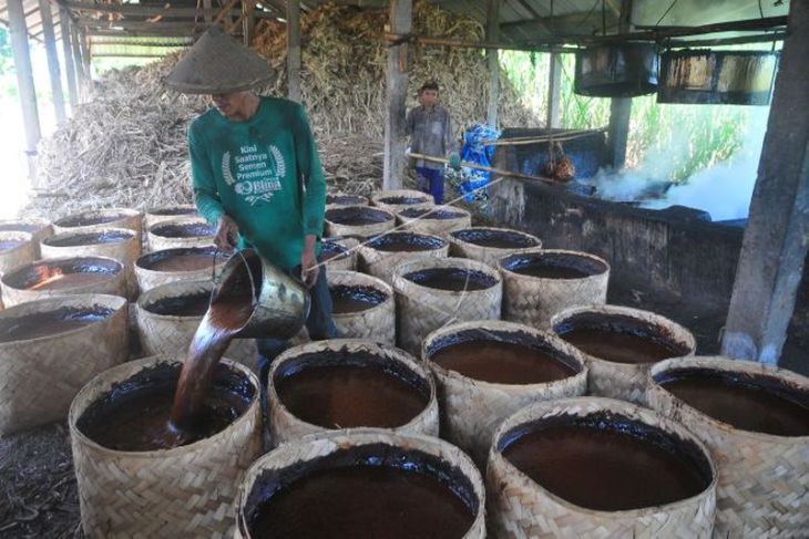 Produksi gula merah