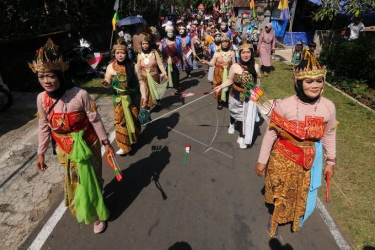 Karnaval budaya memperingati HUT RI