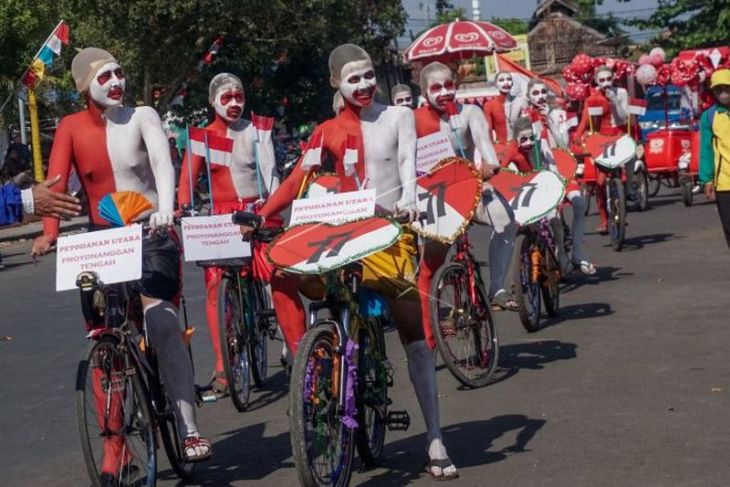 Pawai sepeda hias