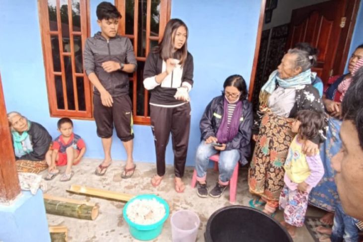Tangani penyakit pada tanaman petani Humbahas apresiasi mahasiswa Polbangtan Medan