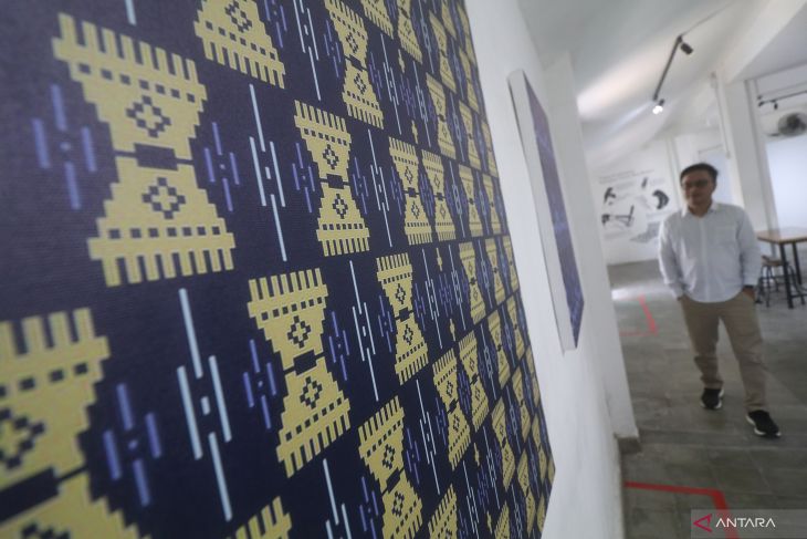 Pameran desain motif tenun ikat