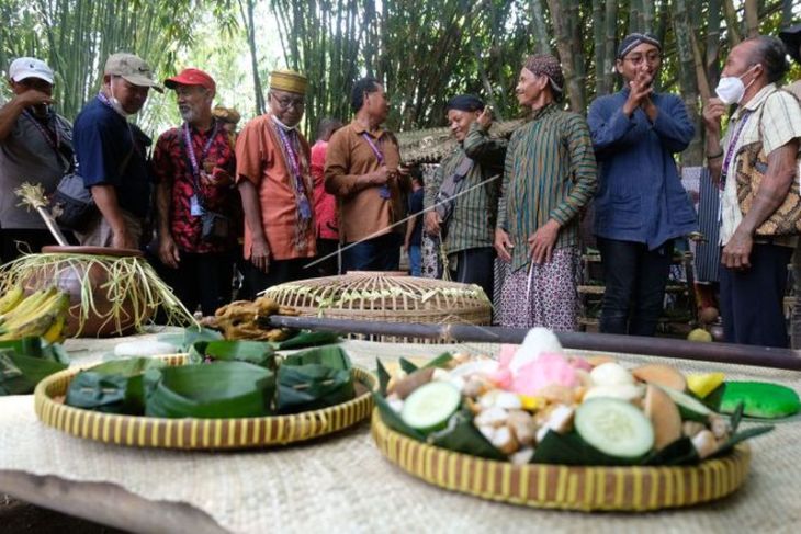 Temu tetua adat di Borobudur