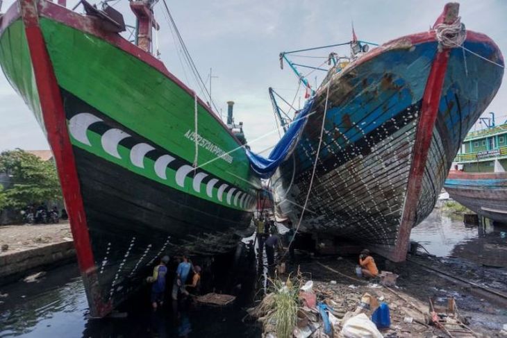 Pelapisan badan kapal menggunakan serat kaca