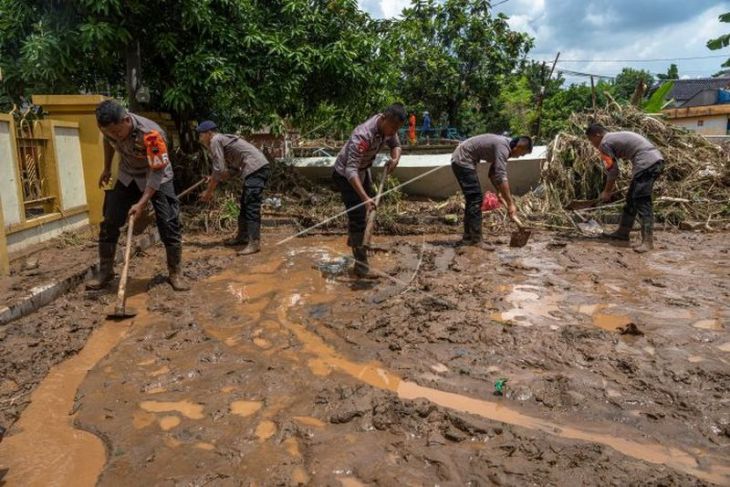 Pascabanjir bandang di Perumahan Wahyu Utomo Semarang