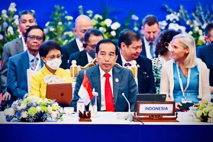 Jokowi mendorong Asia Timur perkokoh fondasi perdamaian Indo-Pasifik