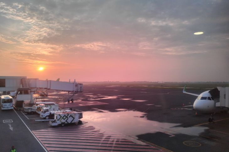 Penerbangan di Bandara Juanda tak terganggu erupsi Gunung Semeru