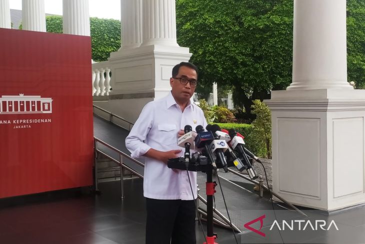 Jokowi perintahkan Menhub hati-hati berikan slot penerbangan