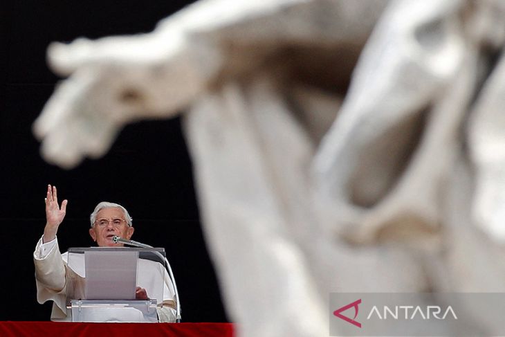 Benediktus XVI pembela setia iman Katolik di masa sulit