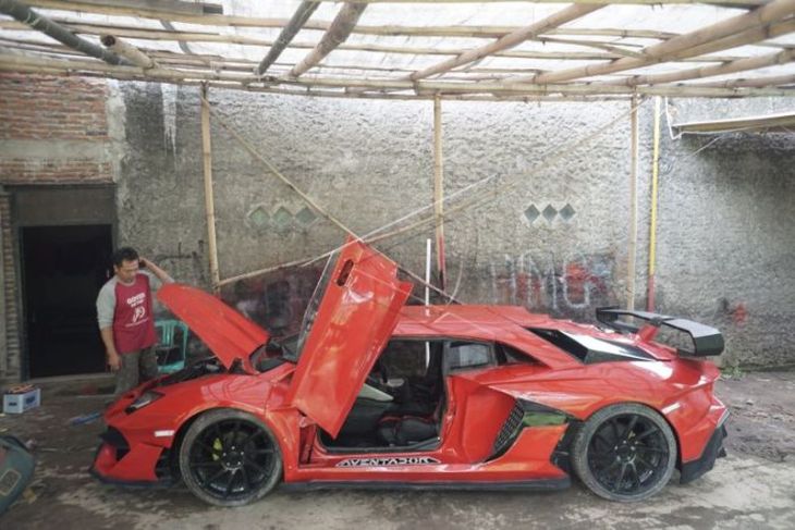 Replika mobil Lamborghini