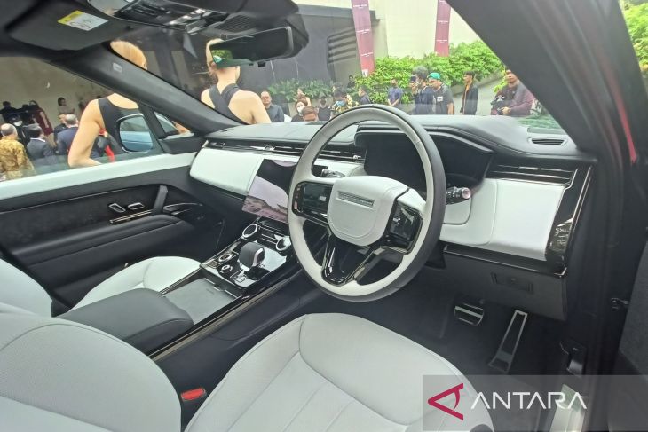 Range Rover Sport bermesin hybrid meluncur di Indonesia 2