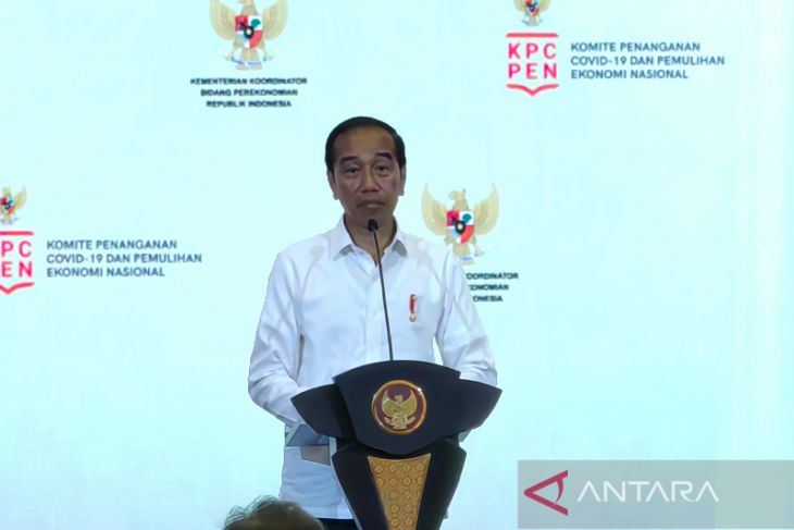 Presiden Jokowi ungkap sulitnya manajemen “gas dan rem” tangani pandemi