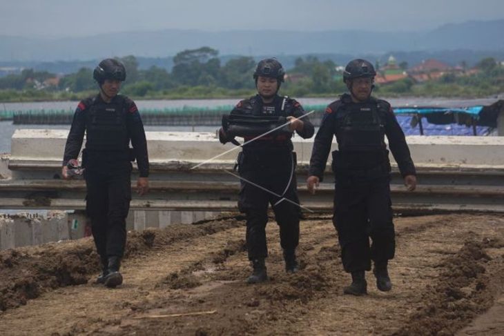 Peledakan granat aktif di Pekalongan