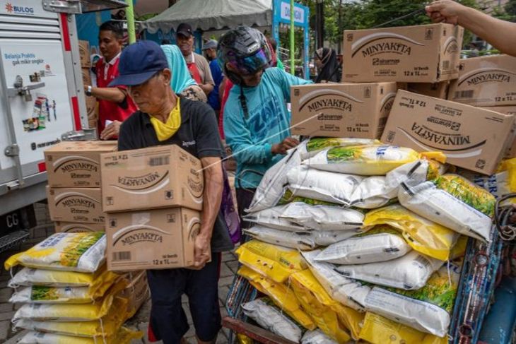 Operasi pasar murah di Pasar Bulu Semarang