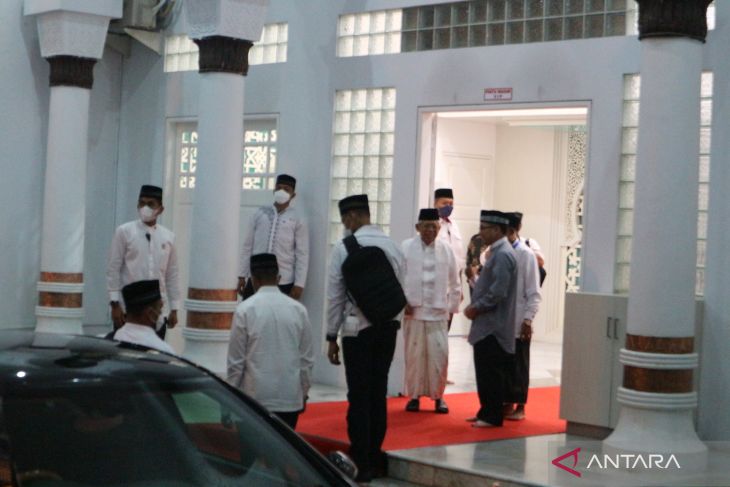 Humaniora: Wapres Ma’ruf pesankan jaga komitmen kebangsaan saat tarawih di Aceh