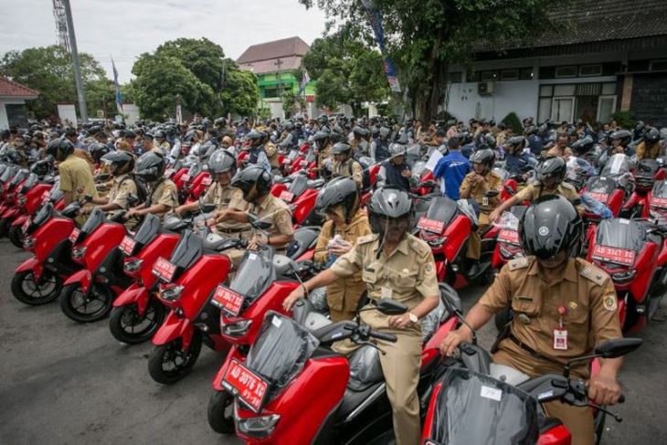 Sepeda motor dinas untuk lurah dan kepala desa