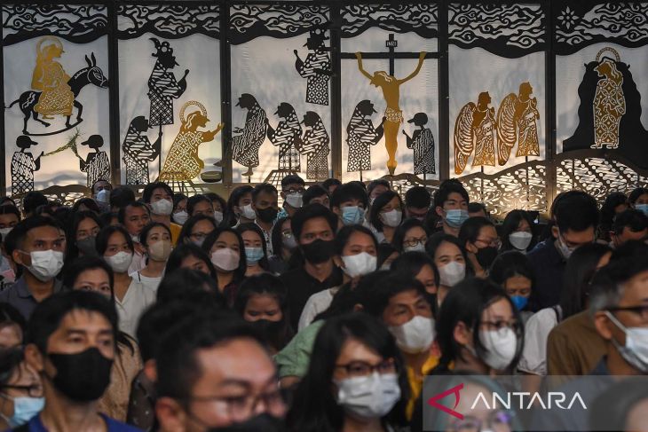 Misa Malam Paskah Di Gereja Katedral Jakarta Beranda Rakyat 2560