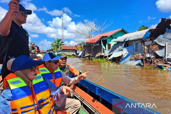 Tongkang hantam rumah warga, Bupati Tapin minta tidak ditambat pada pohon