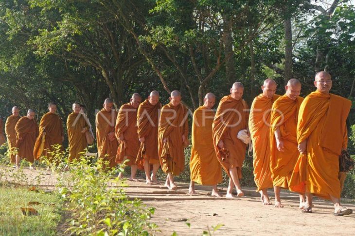 Ritual Dharmayatra Adi Buddha Puja di Candi Borobudur