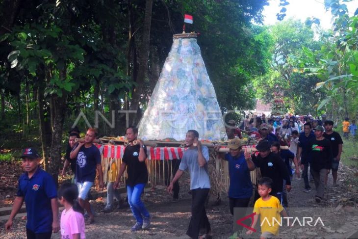 Festival Memeden Gadhu di Jepara