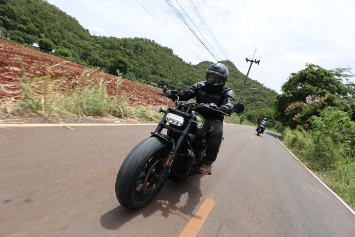 Harley-Davidson gelar Dirt.Road.Track bagi jurnalis dan konsumen 3