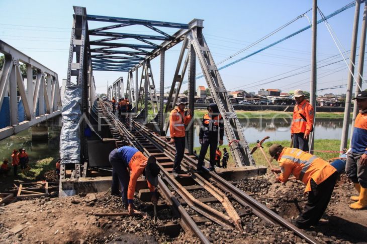 Perjalanan kereta api normal kembali pascakecelakaan truk tertabrak KA Brantas