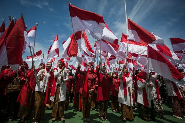 Pesta bendera peringatan HUT RI