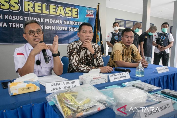 Pengungkapan narkoba melalui Bandara Adi Soemarmo