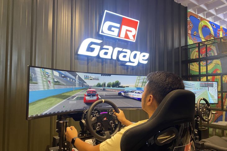 Tengok fasilitas GR Garage pertama di RI, modif hingga tempat hangout 1