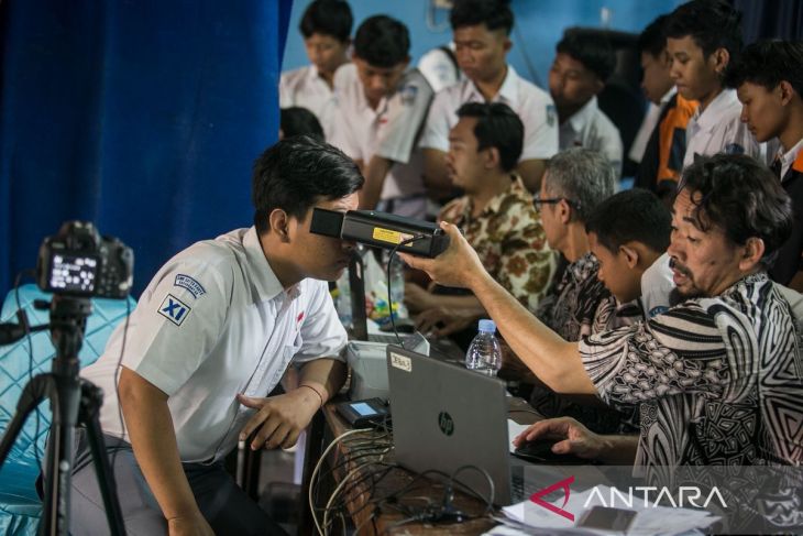 Perekaman data KTP elektronik pelajar 