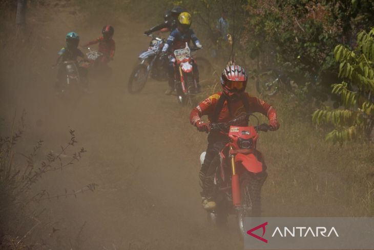 Aksi peserta Trabas Bhayangkara di Temanggung