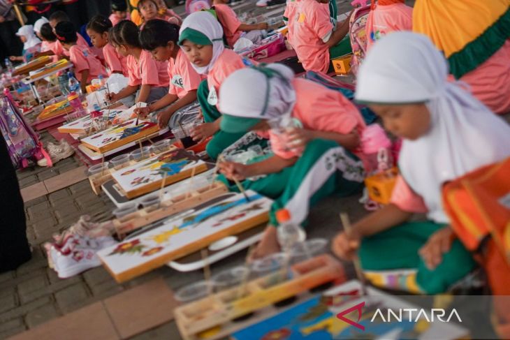 Lomba nyolet batik di Pekalongan