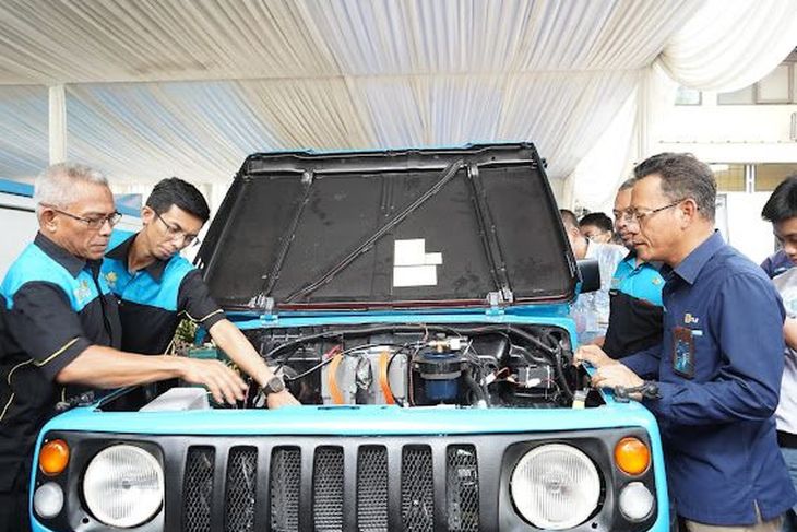 PLN DKI & dua SMKN konversi GranMax dan Katana jadi mobil listrik 3