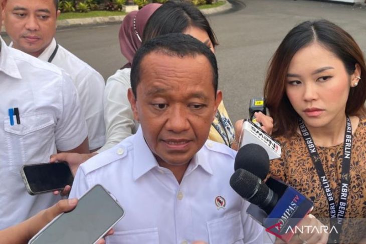 Bahlil reports to Prabowo on coal supply, power grid stability