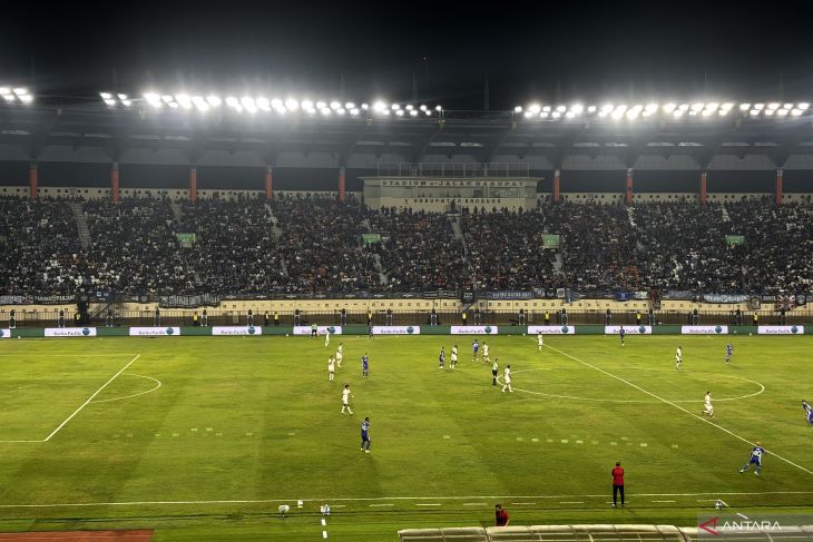 Satu gol Barros bawa Persib menang atas Arema FC di Piala Presiden