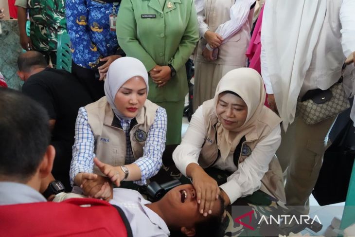 TP PKK dan Dinkes Paluta gelar sunat massal dan cek kesehatan gratis