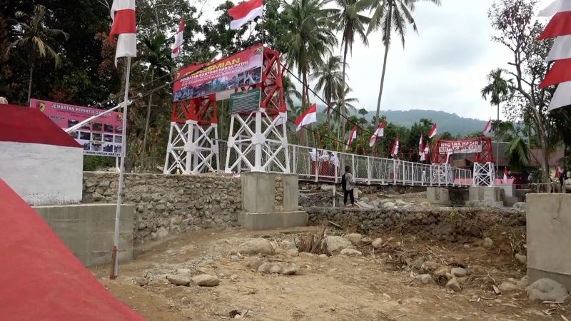 Jembatan Sungai Batang Guo rampung dibangun, warga bersuka cita