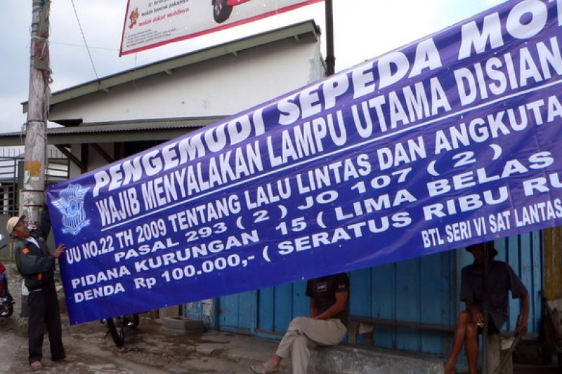 Mahasiswa gugat aturan nyala lampu motor siang hari
