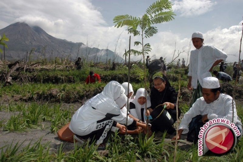 Kodim 0731 canangkan penghijauan pola padat karya