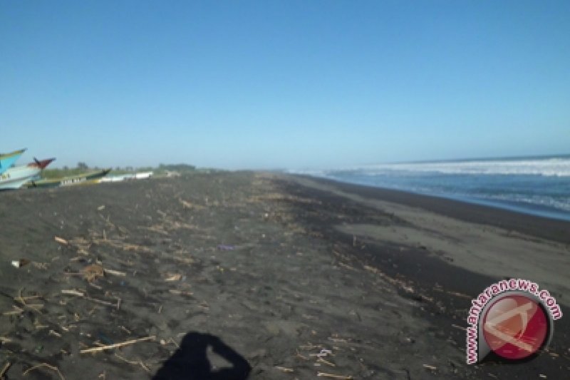 Pemkab Kulon Progo didesak kembangkan Pantai Trisik-Bugel