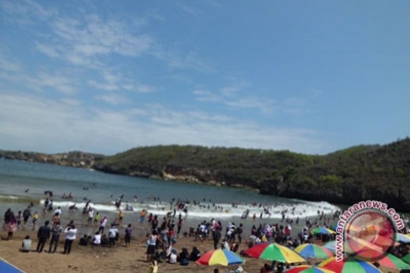 Pengunjung Pantai Gunung Kidul Capai 81250 Orang Antara