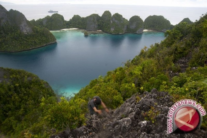 Kapal besar dilarang bersandar di Raja Ampat