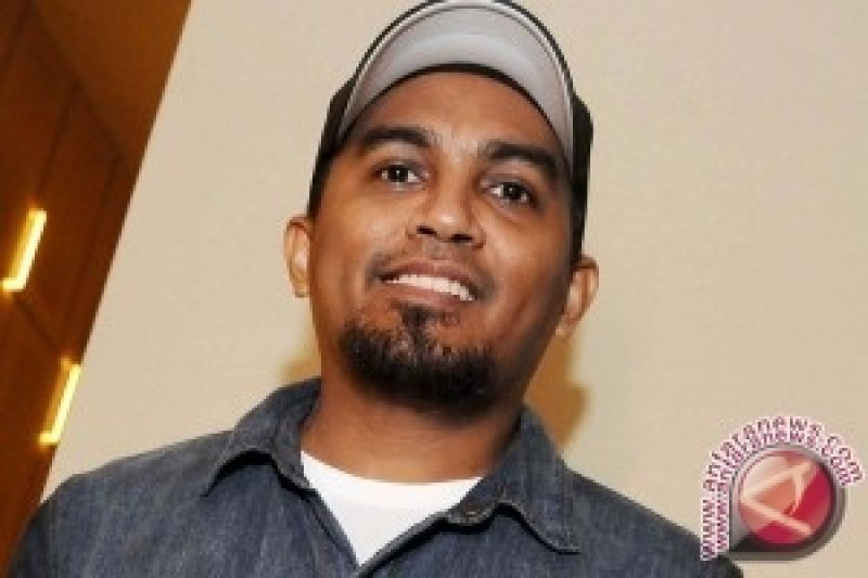 Tanda Mata Glenn Fredly angkat "Yovie Widianto"